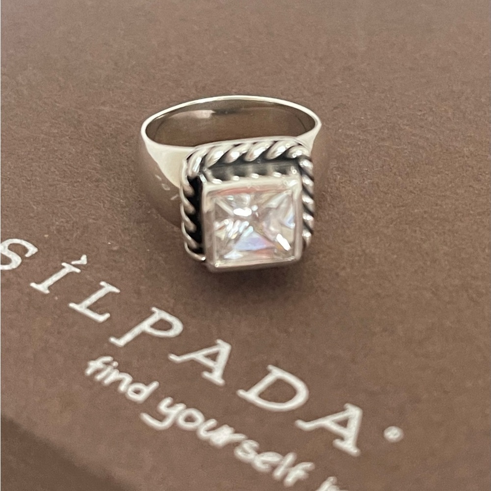 Silpada size 5, .925 Sterling Silver Elizabeth Ring R0836 - Picture 2 of 5